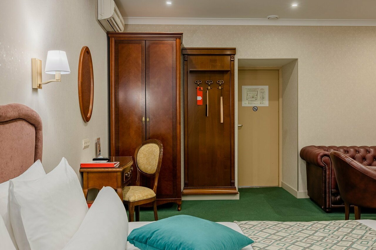 Гостиница Невский берег 93 Санкт-Петербург